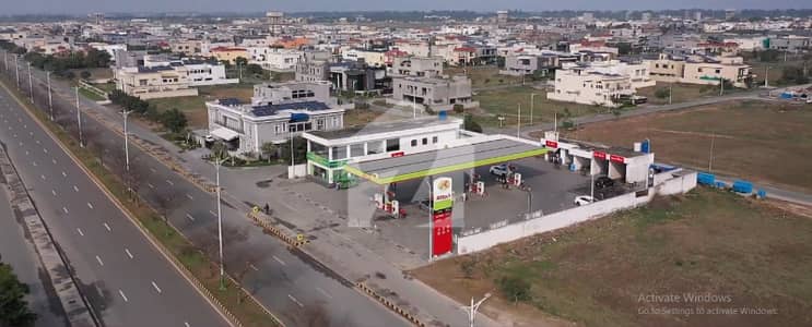 ڈی ایچ اے فیز 7 - بلاک وائے فیز 7,ڈیفنس (ڈی ایچ اے),لاہور میں 1 کنال رہائشی پلاٹ 4.85 کروڑ میں برائے فروخت۔