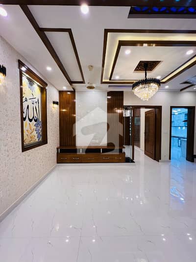 Prime Location 5 Marla House For Sale In Park View City, Lahore