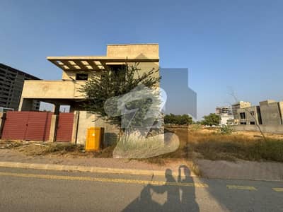 بحریہ ٹاؤن - پریسنٹ 8 بحریہ ٹاؤن کراچی,کراچی میں 5 کمروں کا 11 مرلہ مکان 1.85 کروڑ میں برائے فروخت۔