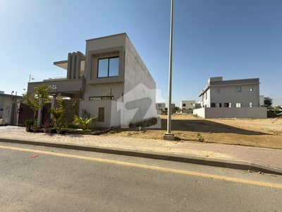 272 Sq Yd PARK FACING Plot For Sale On Road-2 Precinct-8, Bahria Town Karachi. Prime Location | Ideal For Residence Or Investment. Just 5 Mins Drive From Entrance | Near Park, Mosque, Midway Commercial & Bahria Heights.