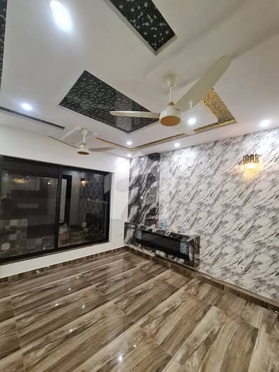 پارک ویو سٹی لاہور میں 4 کمروں کا 5 مرلہ مکان 1.95 کروڑ میں برائے فروخت۔