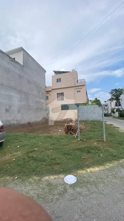 Prime Location 10 Marla Residential Plot For sale In Park View City - Platinium Prime Location 10 Marla Residential Plot For sale In Park View City - Platinium
