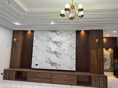 Modern Living in Lahore Stunning 5 Marla House for Sale in Park View City