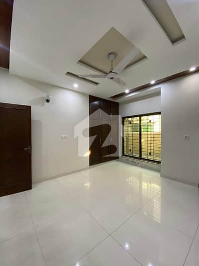 5 Marla Upper Portion Available For Rent In Park View City Lahore