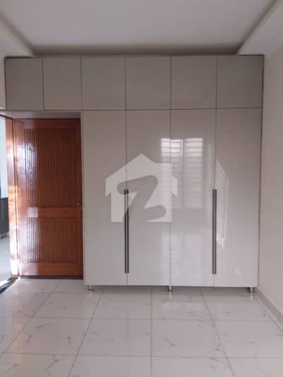 4 Bed DD 2nd Floor Apartment In VIP Block 3A Johar Near Munawar Chorangi, With Parking, 24/7 Security, Generator Backup, No Load Shedding Or Water Issues Pics Not Real,