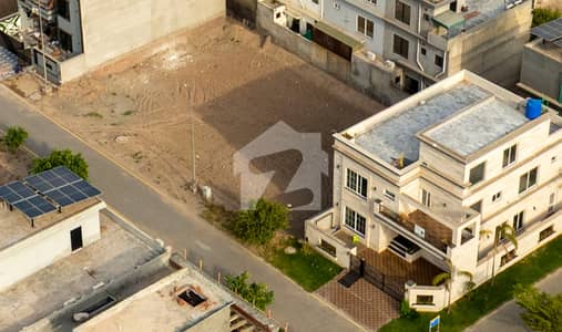 Prime Location 5 Marla Residential Plot For sale In Park View City