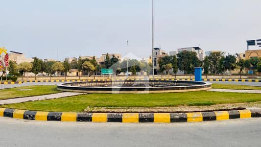 بحریہ نشیمن لاہور میں 8 مرلہ رہائشی پلاٹ 82.0 لاکھ میں برائے فروخت۔
