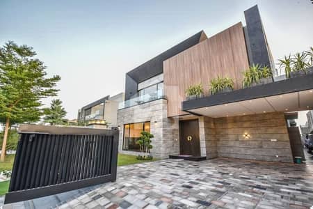 1 KANAL ELEGANT AND FULLY MAINTAINED SUPER HOT LOCATED BUNGALOW'S LOWER PORTION IS AVAILABLE IN THE BEST BLOCK OF DHA LAHORE.