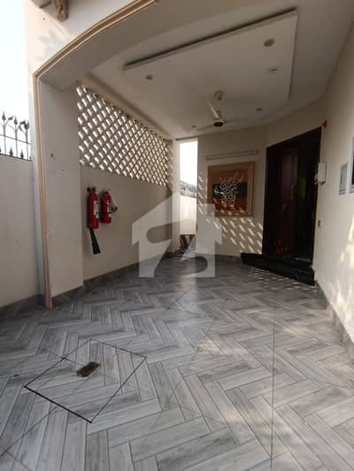 HOUSE FOR SALE IN ASKRI 10 EXCELLENT AND HOT LOCATION FACING PARK.