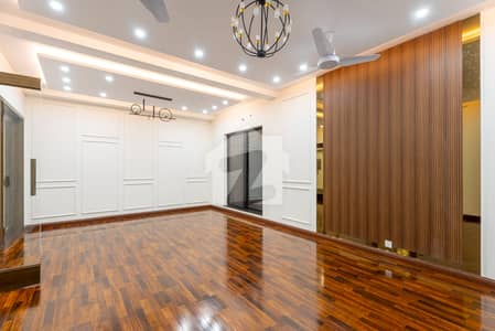 GET A CHANC TO BUY A BEAUTIFUL HOUSE IN IEP ENGINEERS TOWN IN LAHORE IN A VERY HOT LOCATION IN LAHORE