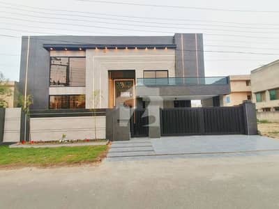 Prime Location 1 Kanal House In IEP Engineers Town - Sector A