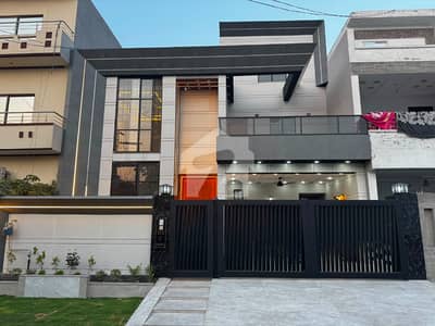10 Marla Brand New House Available For Sale 10 Marla Brand New House Available For Sale