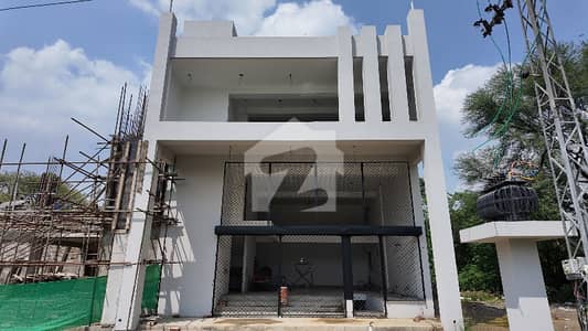 In Cantt Of Cantt, A 8 Marla Building Is Available