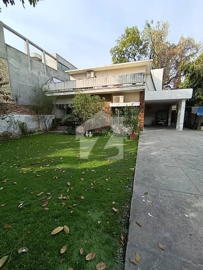 PLOT PRICE BUNGALOW IN MAIN CANTT