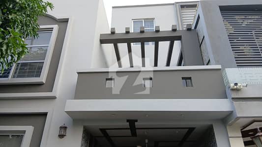 USED BUT EXCELLENT CONDITION 5 MARLA HOUSE FOR SALE | GAS AVAILABLE | IN THE HEART OF BAHRIA TOWN LAHORE
