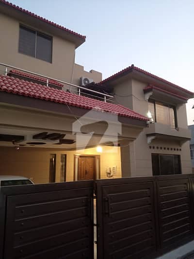 PRIME LOCATION 10 MARLA HOUSE FOR SALE | INVESTOR RATE PRICE | IN THE HEART OF BAHRIA TOWN LAHORE PRIME LOCATION 10 MARLA HOUSE FOR SALE | INVESTOR RATE PRICE | IN THE HEART OF BAHRIA TOWN LAHORE