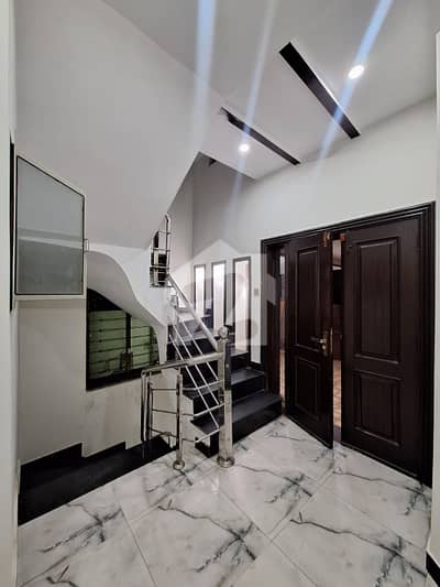 OWNER-BUILT 8 MARLA HOUSE WITH BASEMENT FOR SALE | PRIME LOCATION IN BAHRIA TOWN LAHORE