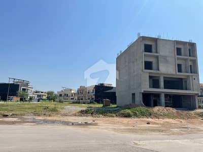 بحریہ ٹاؤن فیز 8 ۔ بلاک سی بحریہ ٹاؤن فیز 8,بحریہ ٹاؤن راولپنڈی,راولپنڈی میں 8 مرلہ کمرشل پلاٹ 3.5 کروڑ میں برائے فروخت۔