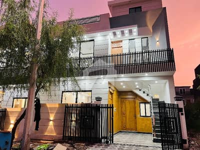 ایم پی سی ایچ ایس ۔ بلاک ایف ایم پی سی ایچ ایس ۔ ملٹی گارڈنز,بی ۔ 17,اسلام آباد میں 4 کمروں کا 5 مرلہ مکان 2.6 کروڑ میں برائے فروخت۔ ایم پی سی ایچ ایس ۔ بلاک ایف ایم پی سی ایچ ایس ۔ ملٹی گارڈنز,بی ۔ 17,اسلام آباد میں 4 کمروں کا 5 مرلہ مکان 2.6 کروڑ میں برائے فروخت۔