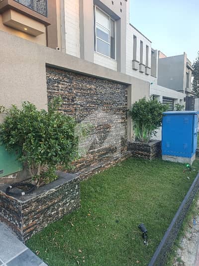 Central Block Modern House Ideal House In Lahore Available For Rs. 2850000
