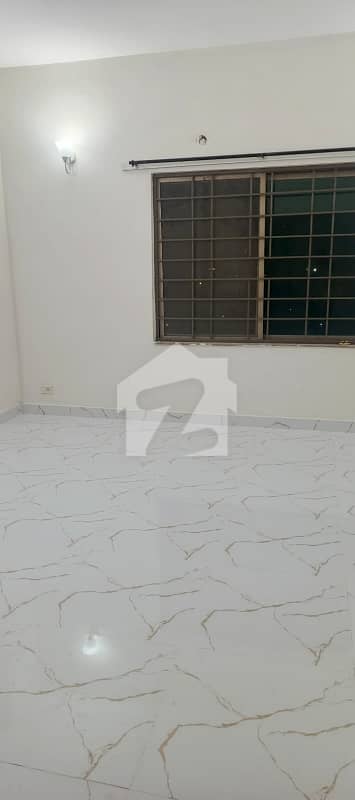3 Beds Apartment For Rent 3 Beds Apartment For Rent