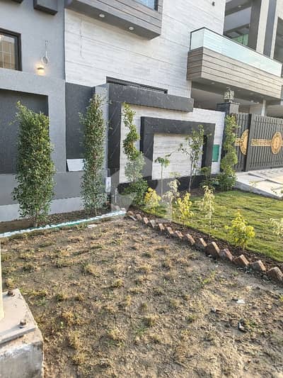 لیک سٹی رائیونڈ روڈ,لاہور میں 10 مرلہ رہائشی پلاٹ 2.45 کروڑ میں برائے فروخت۔