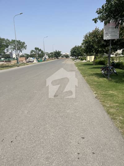 Investor Rate 5 Marla With Direct Approach From Main Rd Prime Location Attractive Price