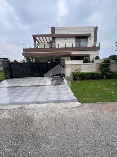 ONE KANAL PRIME LOCATION LUXURIOUS HOUSE IN HUB OF DHA PHASE 6 FOR SALE