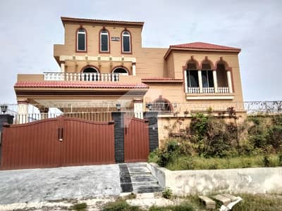 Kanal House For Rent With Extra Land  (Also Can Use For Commercial Purpose)