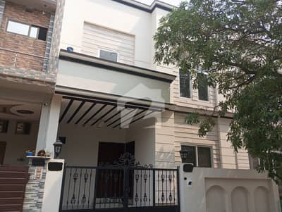 واپڈا سٹی ۔ بلاک ایل واپڈا سٹی,فیصل آباد میں 3 کمروں کا 5 مرلہ مکان 2.1 کروڑ میں برائے فروخت۔