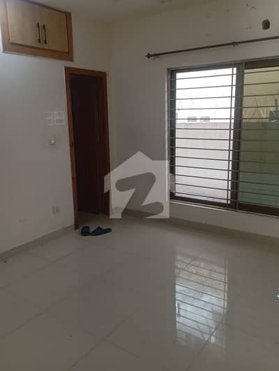 25*40 Ground Portion Available For Rent In G13