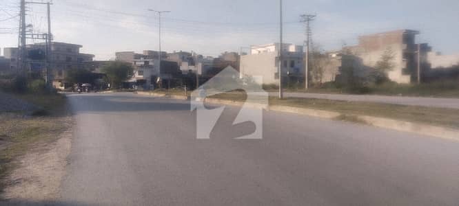 6 Marla Plot Near Double Road