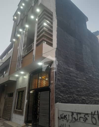 کینال بینک ہاؤسنگ سکیم لاہور میں 4 کمروں کا 3 مرلہ مکان 1.45 کروڑ میں برائے فروخت۔