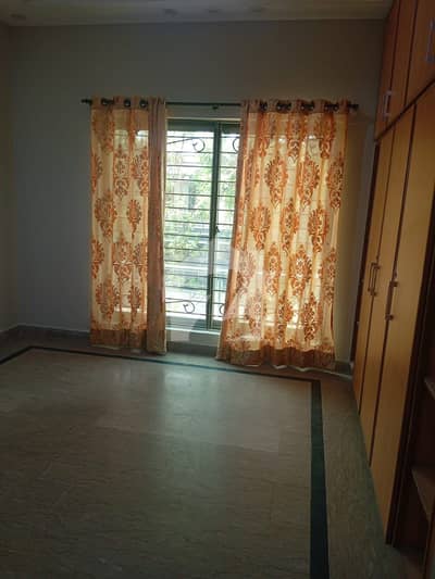 8 Marla Upper Portion Available For Rent
