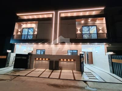 جوہر ٹاؤن فیز 2 جوہر ٹاؤن,لاہور میں 5 کمروں کا 5 مرلہ مکان 3.43 کروڑ میں برائے فروخت۔