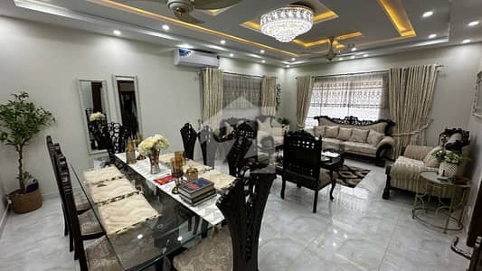 ڈی ایچ اے ڈیفینس فیز 2 ڈی ایچ اے ڈیفینس,اسلام آباد میں 8 کمروں کا 1 کنال مکان 10.5 کروڑ میں برائے فروخت۔ ڈی ایچ اے ڈیفینس فیز 2 ڈی ایچ اے ڈیفینس,اسلام آباد میں 8 کمروں کا 1 کنال مکان 10.5 کروڑ میں برائے فروخت۔
