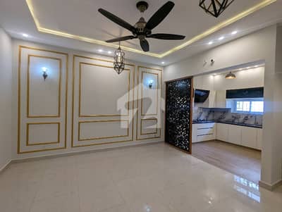 بحریہ ٹاؤن فیز 8 ۔ ابو بکر بلاک بحریہ ٹاؤن فیز 8 ۔ سفاری ویلی,بحریہ ٹاؤن فیز 8,بحریہ ٹاؤن راولپنڈی,راولپنڈی میں 5 کمروں کا 7 مرلہ مکان 3.0 کروڑ میں برائے فروخت۔