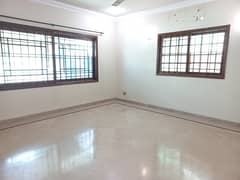 600 Yard Ground Portion For Rent