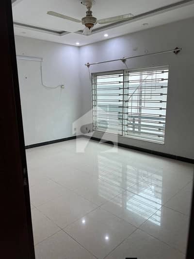 Single Unit 3 Bedroom House Available For Rent