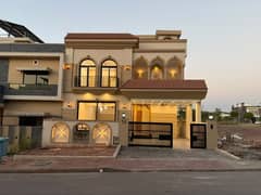 Brand New 10 Marla Luxury Designer House Avaliable For Sale 5 Bed Accommodation 2 American Kitchen 1 Servent Two Species TV Lounge Available In Bahria Enclave Islamabad