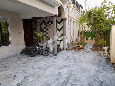 15 MARLA HOUSE AVAILABLE FOR SALE 15 MARLA HOUSE AVAILABLE FOR SALE