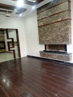 Beautiful 10 Marla Well-Maintained Bungalow for Sale in Green City