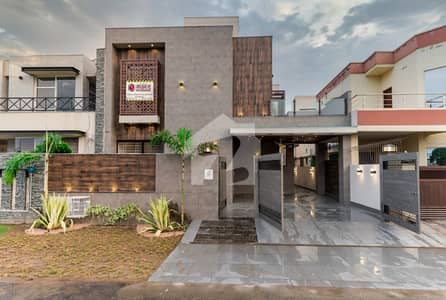 D H A Lahore 10 Marla Brand New Mazher Munir Design House With 100% Original Pictures Available For Sale D H A Lahore 10 Marla Brand New Mazher Munir Design House With 100% Original Pictures Available For Sale