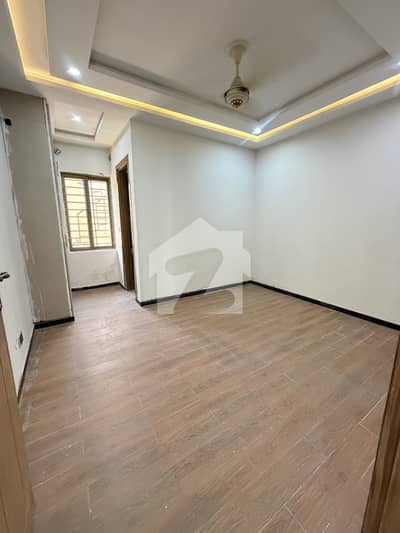 8 Marla House Available For Rent