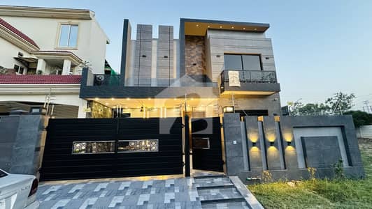 10 Marla Beautiful Modern House For Sale in Central Park Lahore 10 Marla Beautiful Modern House For Sale in Central Park Lahore