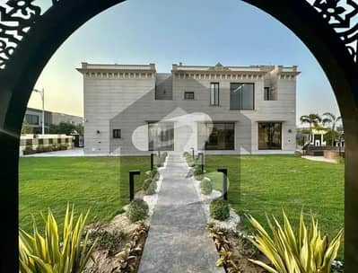 1 KANAL BUNGALOW & 1 KANAL LAWN BRAND-NEW MODERN VILLA FOR SALE IN DHA PHASE 6