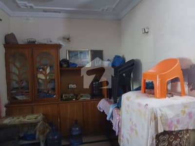 Allama Iqbal Town 7 Marla Portion For Rent