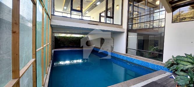 BRAND NEW 1000 YARDS EXTRA ORDINARY BUNGALOW FOR RENT