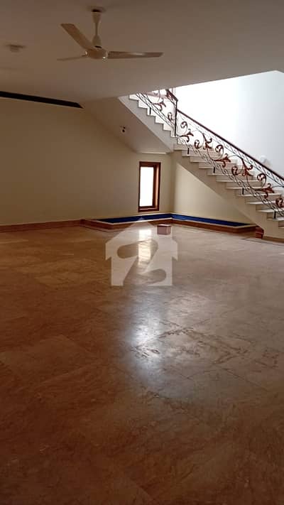 Defence 1000 Yards Beautiful Bungalow For Rent Prime Location Line Water