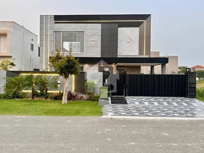 100% ORIGNAL KANAL ULTRA MODERN SUPER LUXURY BUNGALOW FOR SALE ON TOP LACTION